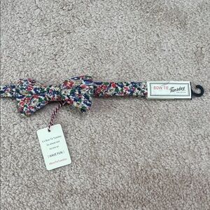 NWT Bow Tie Tuesday Multicolor Floral Bow Tie